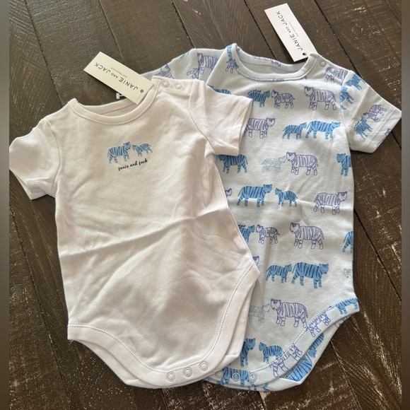 JANIE AND JACK NWT Two Size Up Bodysuits 100% Cotton 0-3/3-6 months - Picture 1 of 4